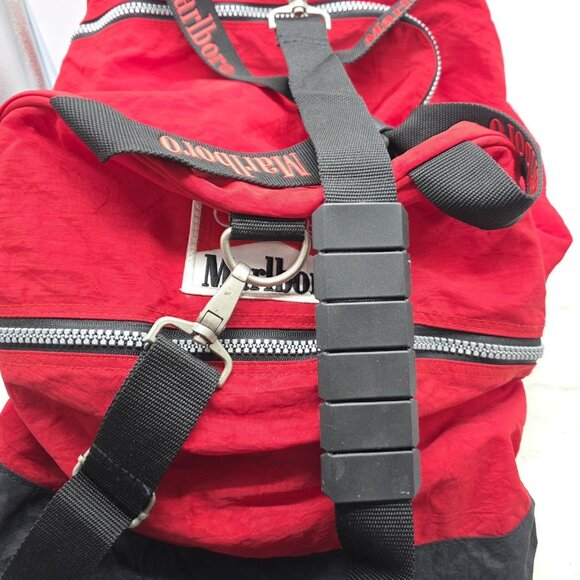 Vintage Marlboro Unlimited Duffle Bag Red Black Nylon Sports Gym Carry On Large - Picture 12 of 14